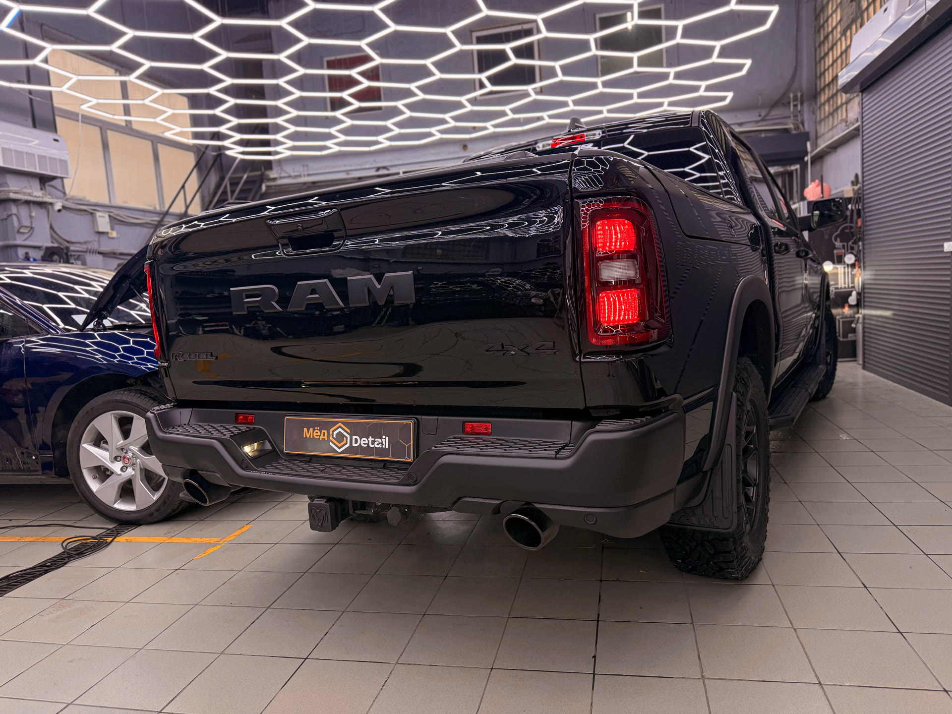Комплексная защита Dodge Ram Rebel: полиуретановая плёнка, сохранение фирменного стиля и подготовка к любым дорогам