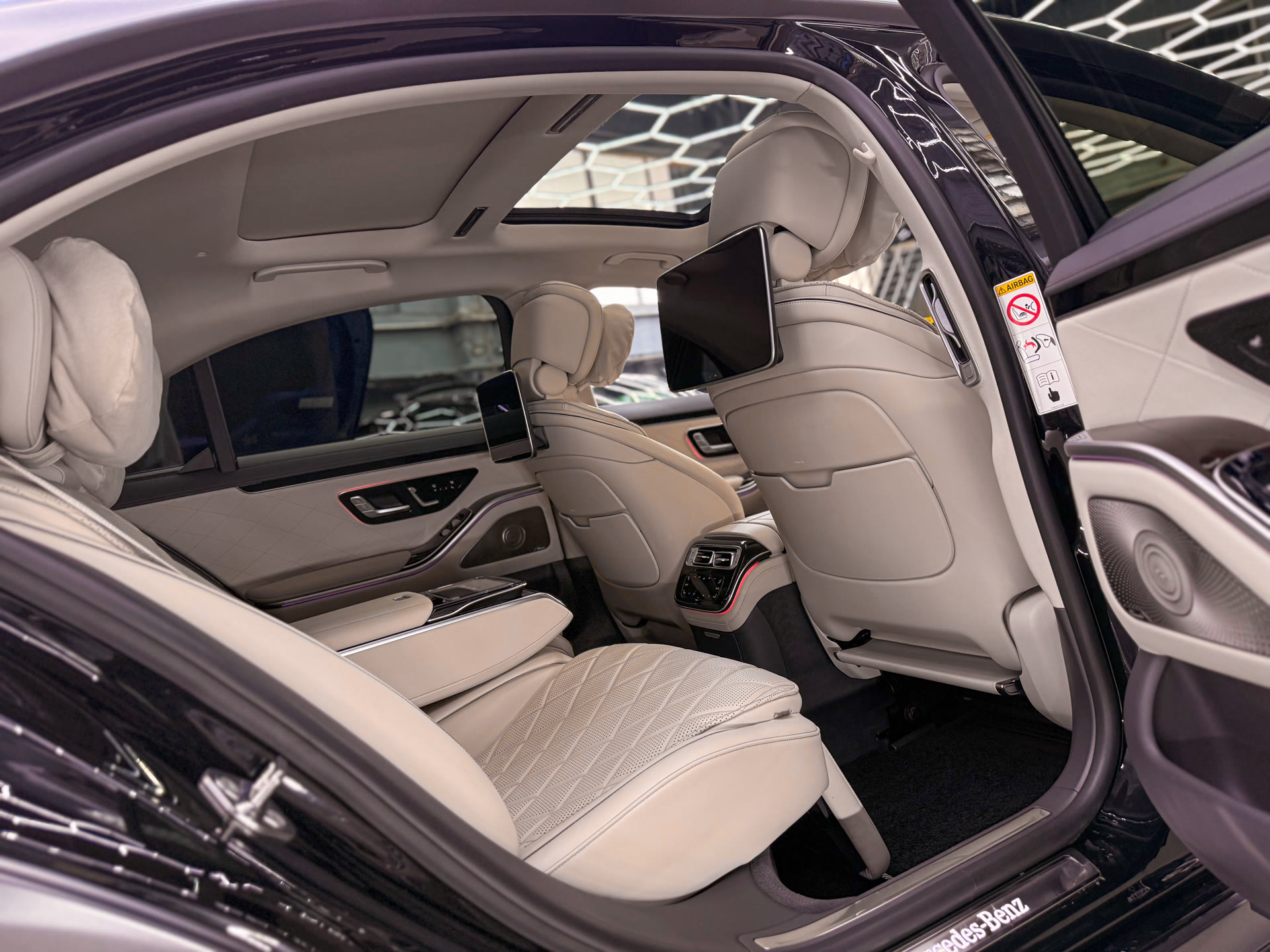 Преображение Mercedes-Benz S-Class W223 в стиле Mercedes-AMG S 63