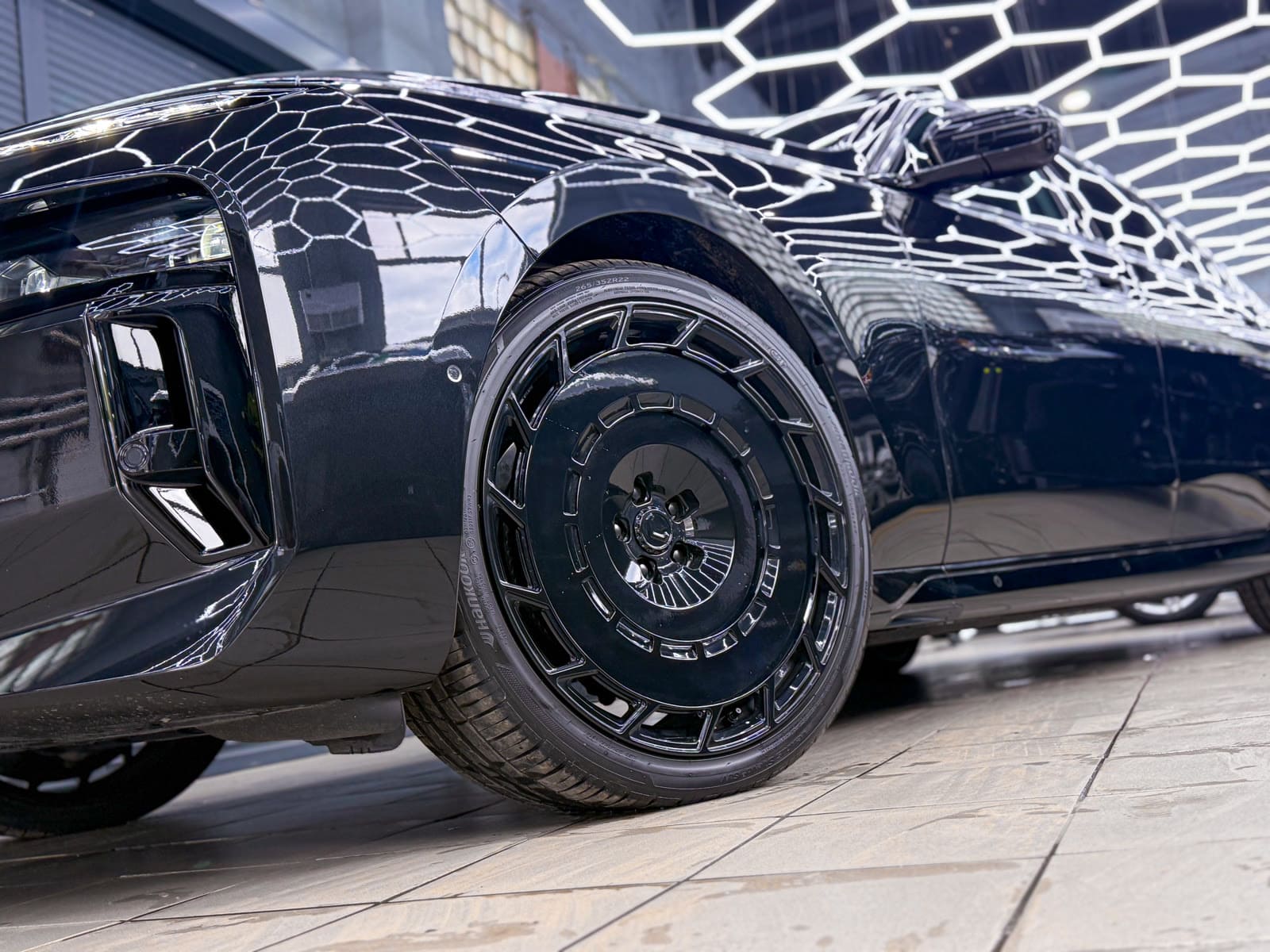 Комплексная защита и антихром BMW 7 — после защиты глянцевых элементов, кадр 11