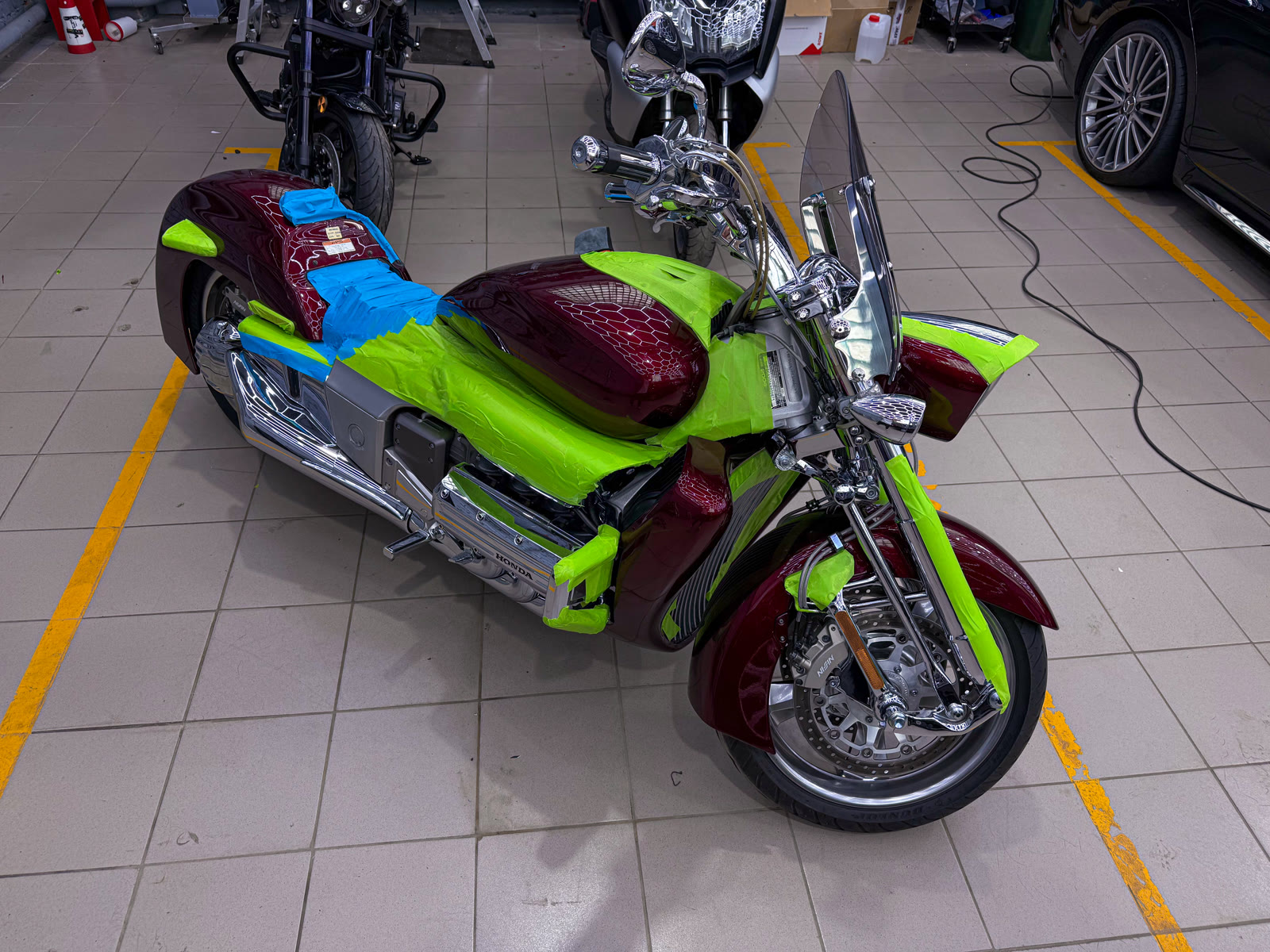 Детейлинг-полировка Honda Valkyrie Rune — после защиты глянцевых элементов, кадр 6