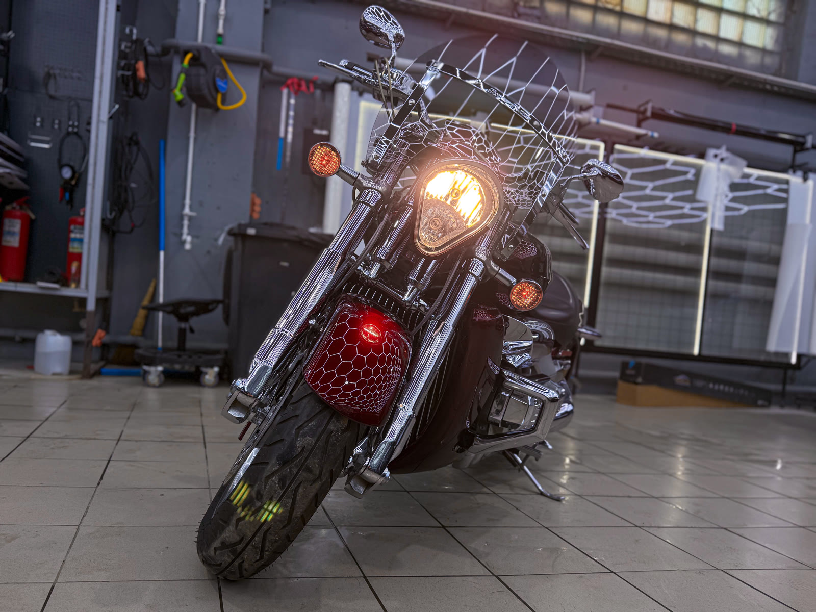 Детейлинг-полировка Honda Valkyrie Rune — после защиты глянцевых элементов, кадр 17