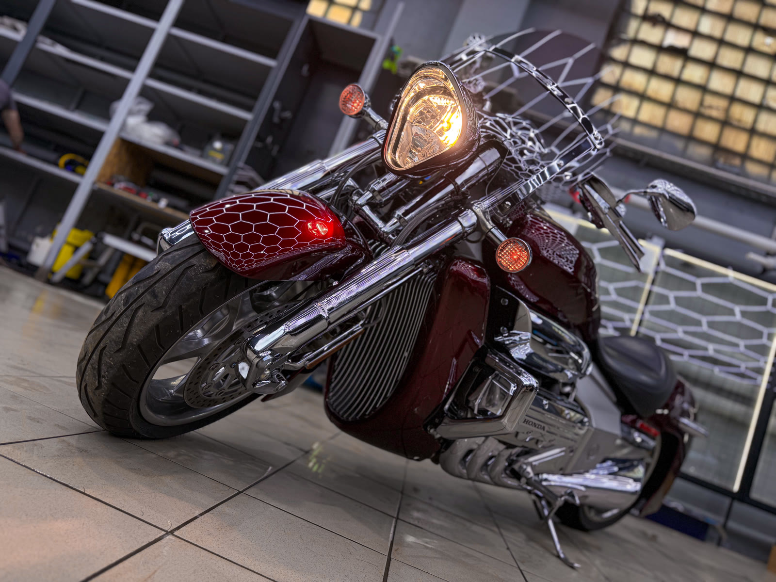 Детейлинг-полировка Honda Valkyrie Rune — после защиты глянцевых элементов, кадр 18