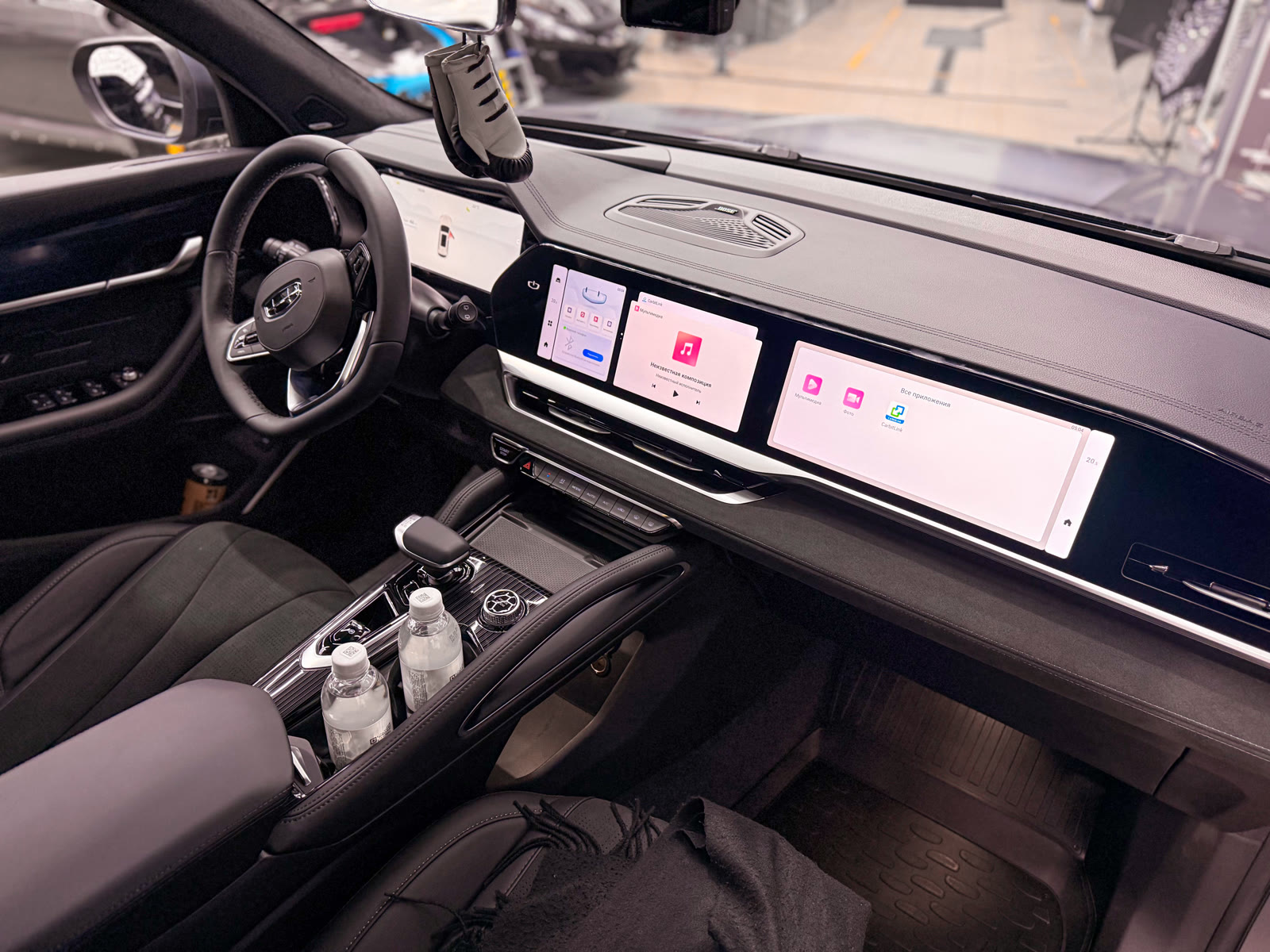 интерьер Geely Monjaro после защиты элементов салона